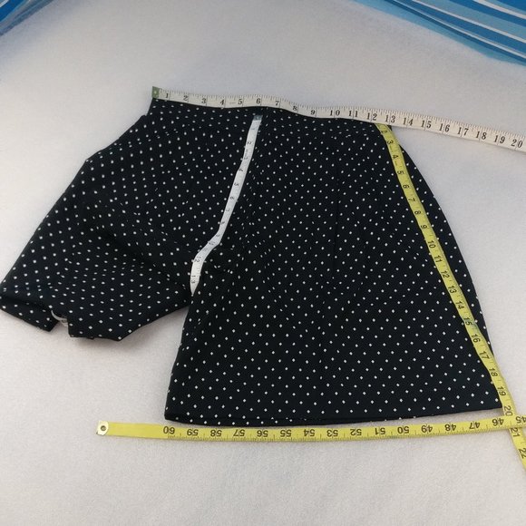 Black Shorts, Vintage Pleated, Wide Leg Shorts, High Waist, High Rise with Pocke - Picture 2 of 9